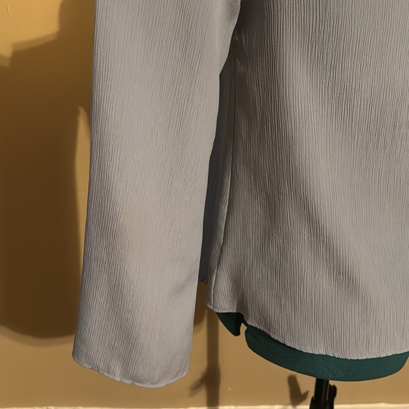 Light blue cold shoulder top - Picture 3 of 5